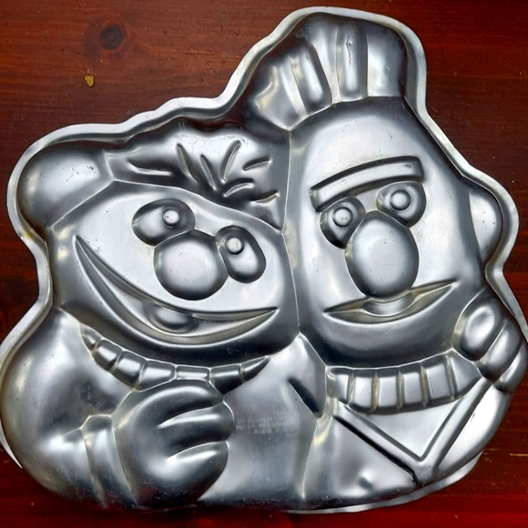 Vintage Wilton 1971-1977 Ernie and Bert Cake Pan - Picture 1 of 1